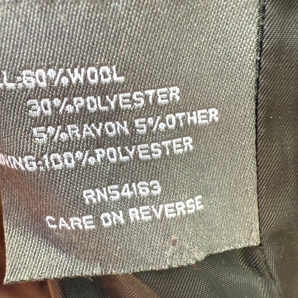 Classic Kenneth Cole Black belted trench coat - Picture 14 of 14